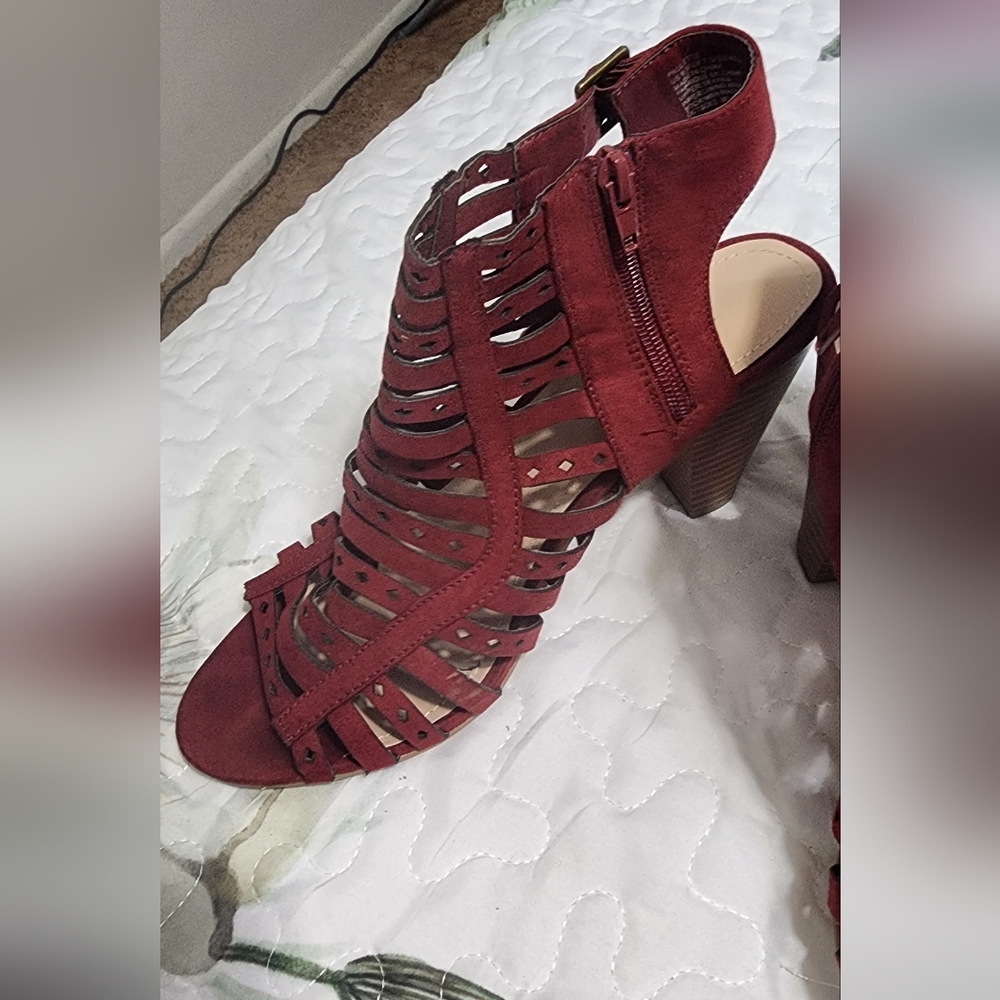 Shoes - Picture 2 of 3